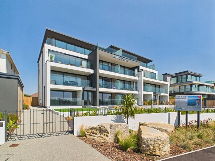 2 Bedroom Apartment For Sale In Boscombe Overcliff Drive, Southbourne, Bournemouth, Dorset, BH5