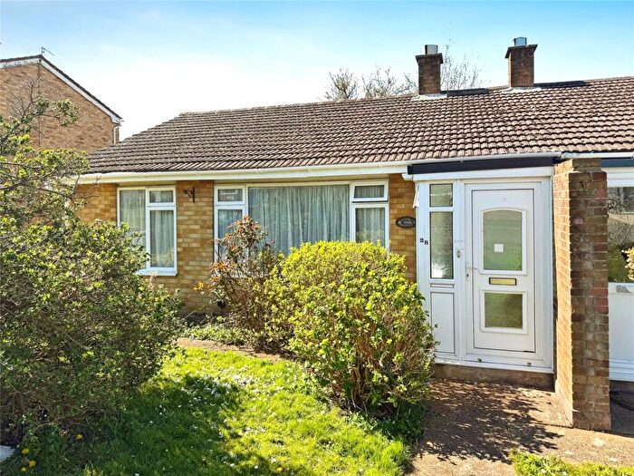 2 Bedroom Bungalow To Rent In Bellecroft Drive, Newport, PO30
