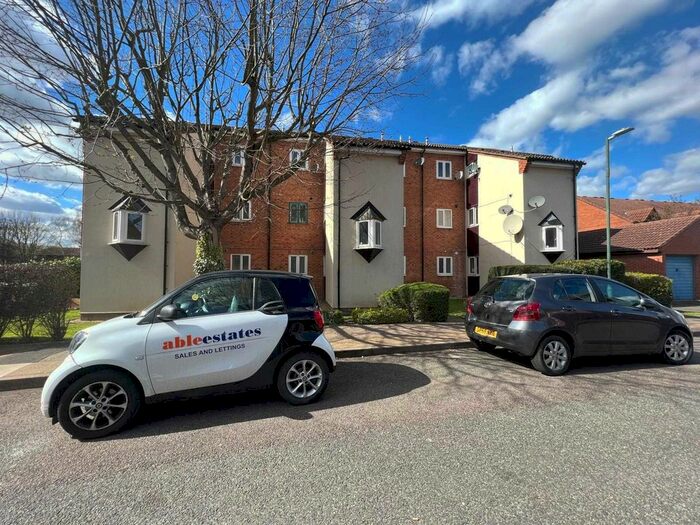 Studio To Rent In Fleming Way, London, SE28