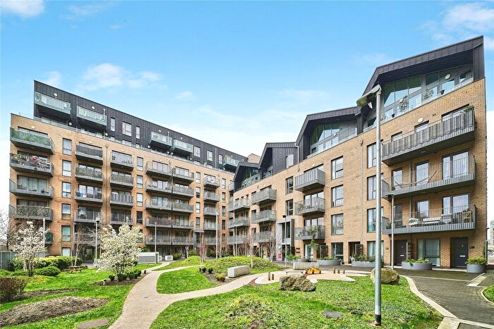 1 Bedroom Flat For Sale In Anderson Square, London, E3