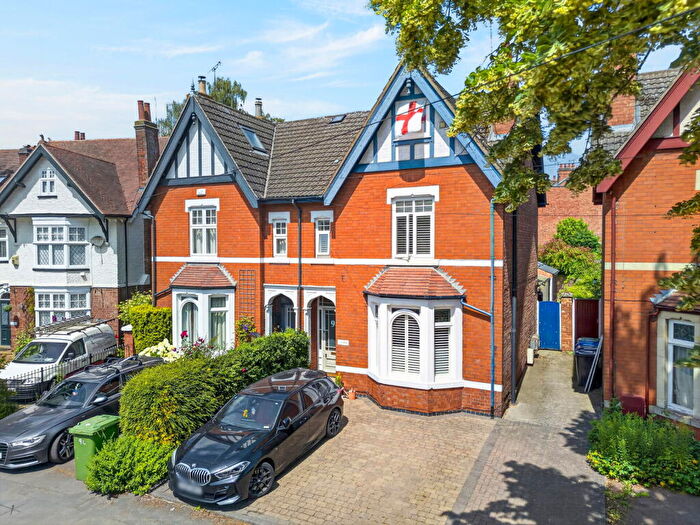 4 Bedroom Semi-Detached House For Sale In Coventry Road, Market Harborough, LE16
