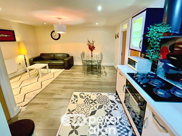 2 Bedroom Apartment To Rent In Tudor Lodge, CF11