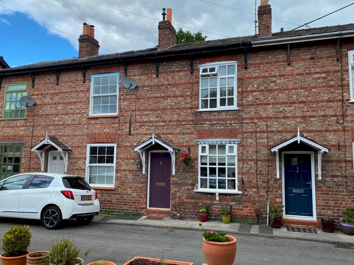 Houses for sale & to rent in SK9 4BT, Twinnies Road,,Wilmslow Lacey