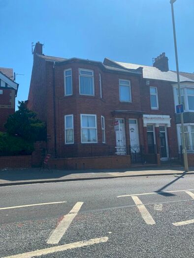 2 Bedroom Flat To Rent In Dean Road, South Shields, NE33