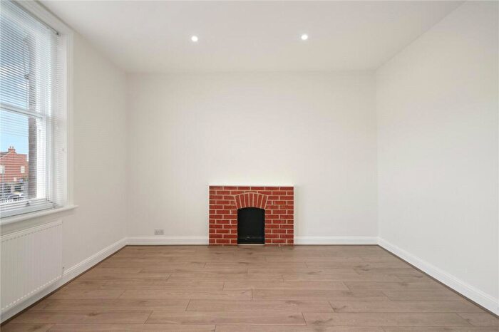 1 Bedroom Flat To Rent In High Street, Harlesden, NW10