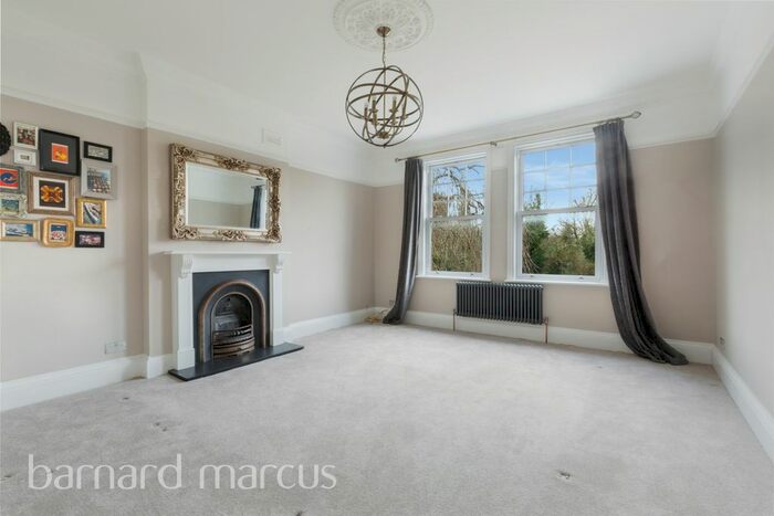 2 Bedroom Flat To Rent In Croham Park Avenue, South Croydon, CR2