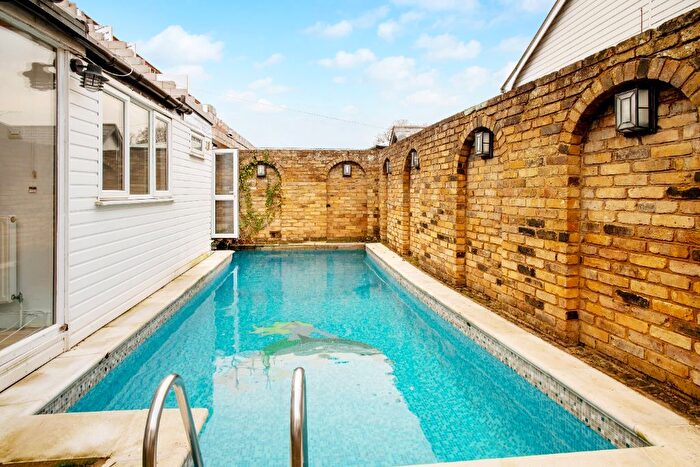 4 Bedroom Bungalow To Rent In Sandhills Meadow, Shepperton, TW17