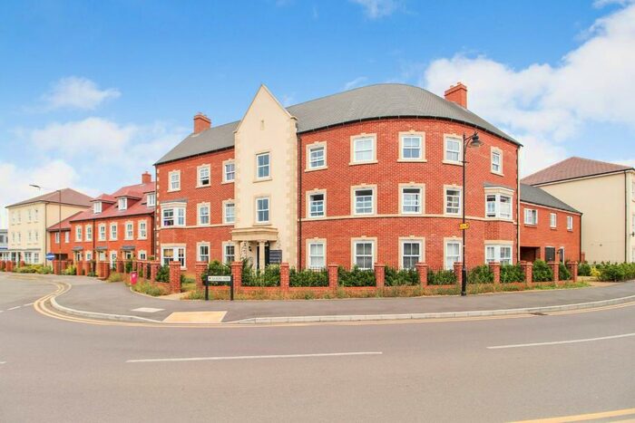 2 Bedroom Flat To Rent In Kingswood Way, Great Denham, Bedford, MK40