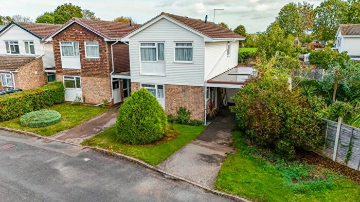 4 Bedroom Detached House For Sale In Waltham Close, West Bridgford, Nottingham, NG2