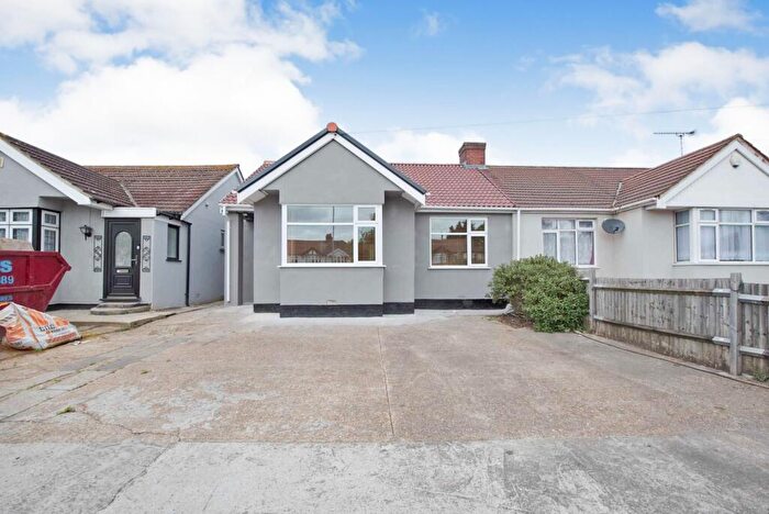 2 Bedroom Bungalow To Rent In Eastern Avenue East, Romford, RM1