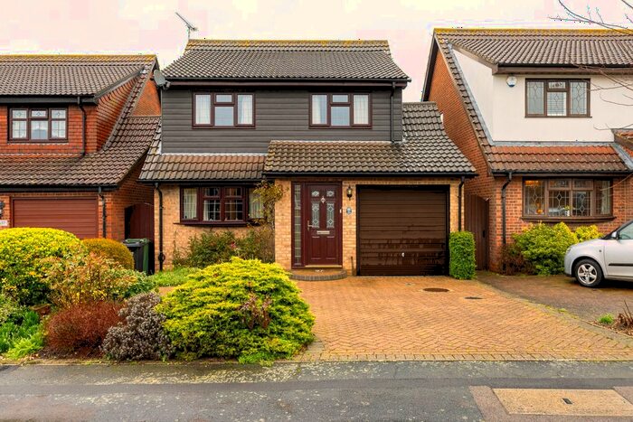 4 Bedroom Detached House To Rent In The Warren, Billericay, CM12