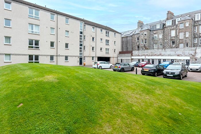 2 Bedroom Flat To Rent In Fraser Road, The City Centre, Aberdeen, AB25