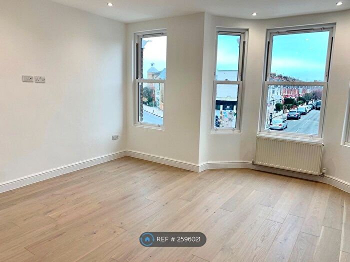 3 Bedroom Flat To Rent In Durnsford Road, London, SW19
