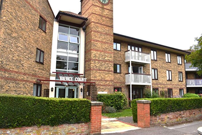 2 Bedroom Flat For Sale In Lyell Road, Birchington, CT7