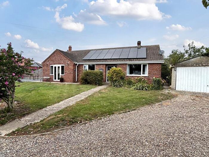 4 Bedroom Detached Bungalow For Sale In Southington, Platts Lane, Bucknall, LN10