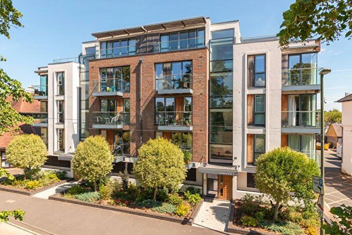 2 Bedroom Flat To Rent In Parkview, Queens Road, Hersham, KT12