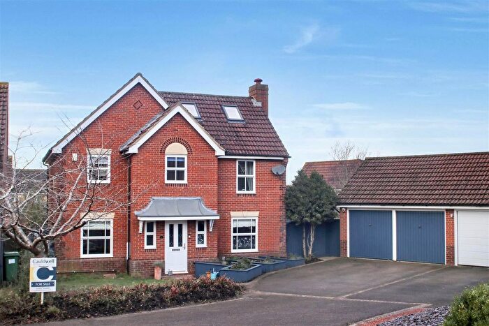 5 Bedroom Detached House For Sale In Hengistbury Lane, Tattenhoe, Milton Keynes, MK4