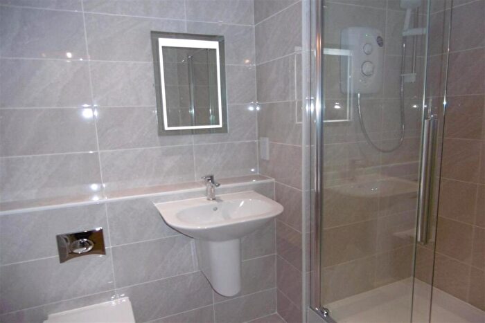 2 Bedroom Apartment To Rent In Concord Street, Leeds, LS2