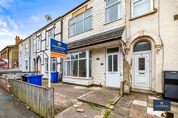 4 Bedroom Terraced House For Sale In Macaulay Street, Grimsby, DN31