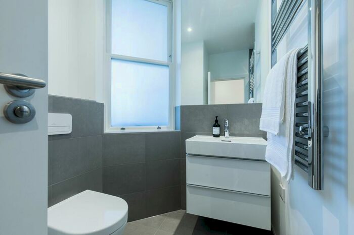 2 Bedroom Flat To Rent In Avenue House, Allitsen Road, NW8