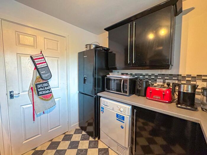 2 Bedroom Semi-Detached House For Sale In Merevale Road, Atherstone, CV9