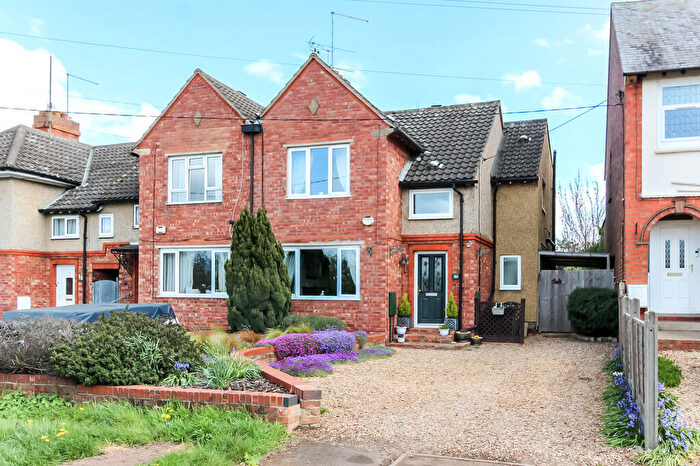 3 Bedroom End Of Terrace House For Sale In London Road, Little Irchester, NN8