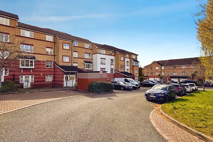 1 Bedroom Flat For Sale In Princes Gate, High Wycombe, HP13