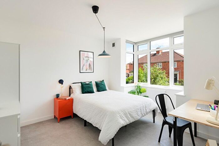 6 Bedroom Property To Rent In Hottom Gardens, Bristol, BS7