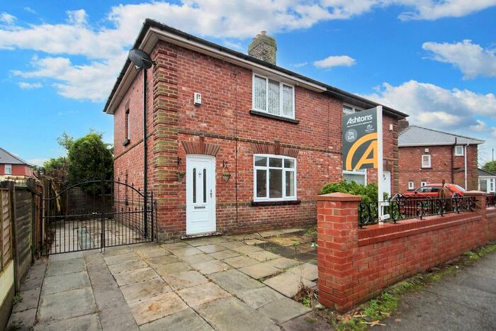 3 Bedroom Semi-Detached House To Rent In Forshaw Avenue, St. Helens, WA10