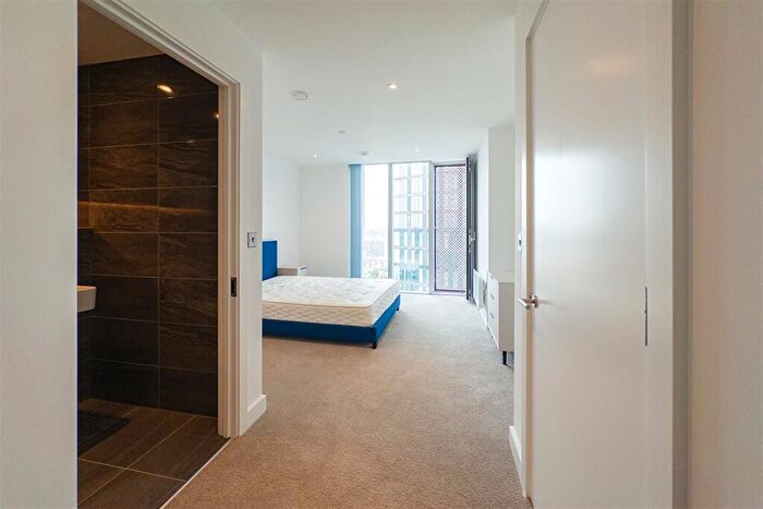 2 Bedroom Apartment To Rent In Blade Tower, M15