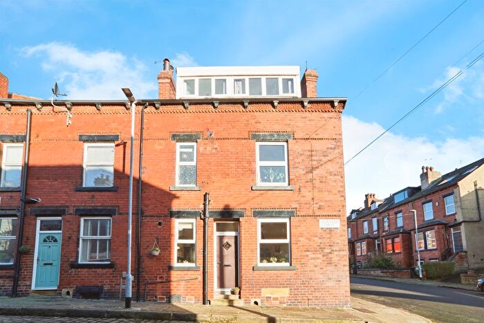 3 Bedroom End Terrace House For Sale In Vicarage Street, Leeds, LS5