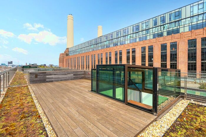 4 Bedroom Flat To Rent In Circus Road West, London, SW11