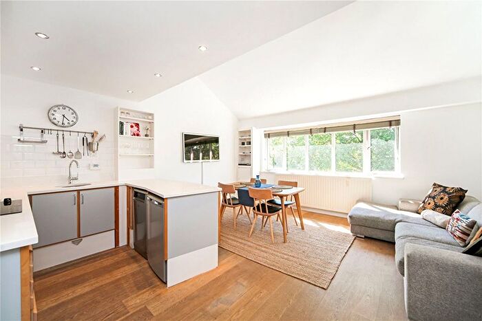 2 Bedroom Flat To Rent In Wesley Square, North Kensington, W11