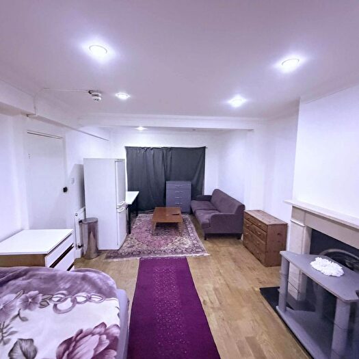 1 Bedroom Flat To Rent In Salmon Street, Kingsbury, NW9