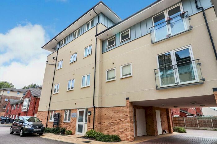 2 Bedroom Apartment To Rent In Tatler Close, Warwick, CV34