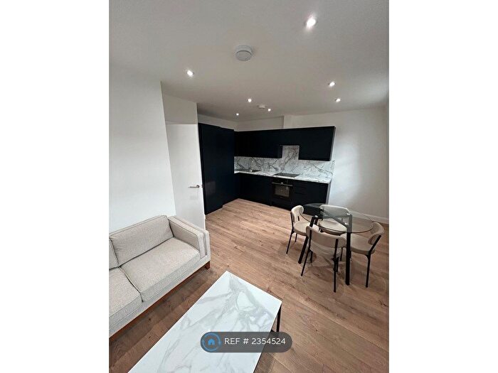 1 Bedroom Flat To Rent In Latchmere Road, London, SW11