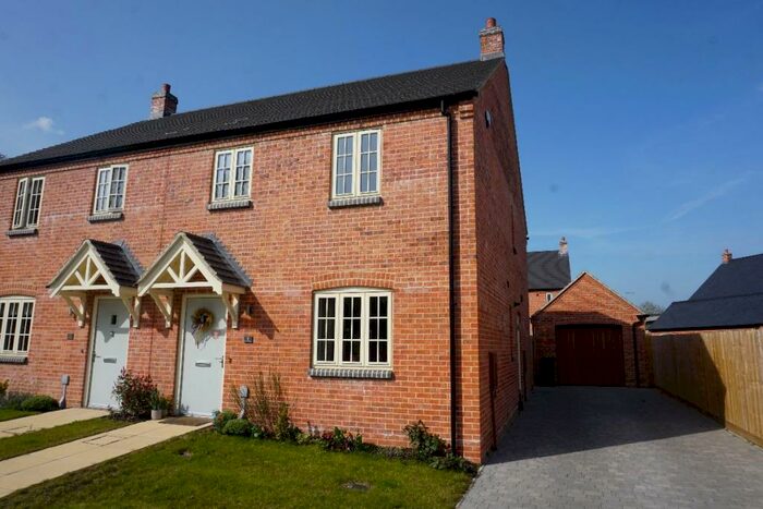 3 Bedroom Semi-Detached House To Rent In Fisher Grove, Olney, MK46