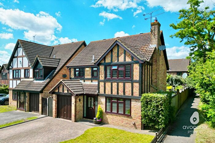 5 Bedroom Detached House For Sale In Wickford Way, Lower Earley, RG6