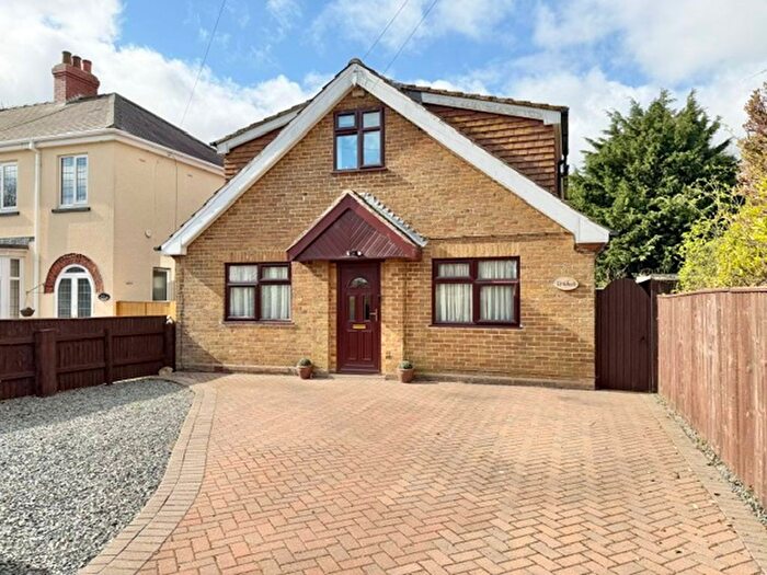 5 Bedroom Detached House For Sale In Lock Road, North Cotes, DN36