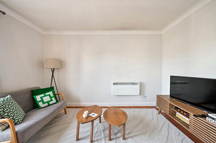 2 Bedroom Apartment For Sale In Fuller Close, London, E2