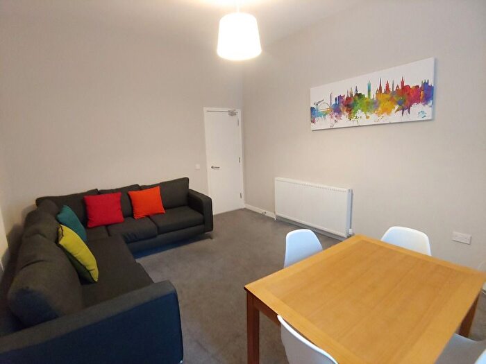 2 Bedroom Flat To Rent In Clarendon Place, St Georges Cross, Glasgow, G20
