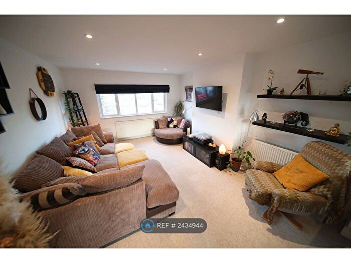 2 Bedroom Maisonette To Rent In Oxford Road, Llandudno, LL30