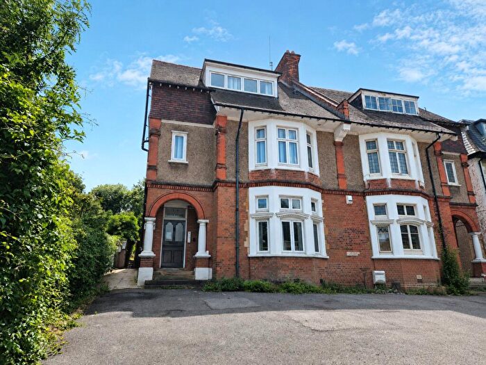 2 Bedroom Apartment To Rent In Station Road, New Barnet, EN5