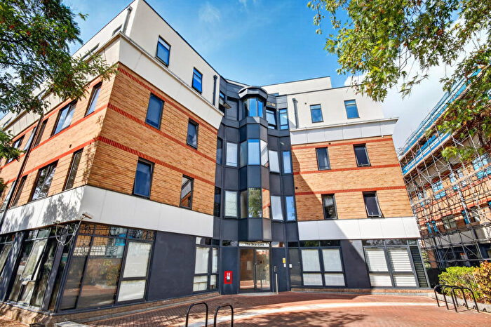 2 Bedroom Flat For Sale In London Road, Bracknell, RG12