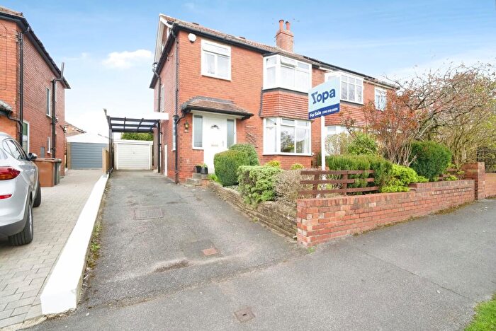 4 Bedroom Semi Detached House For Sale In The Avenue, Leeds, LS17
