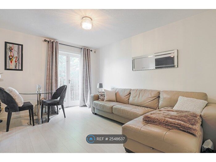 1 Bedroom Flat To Rent In Southerngate Way, London, SE14
