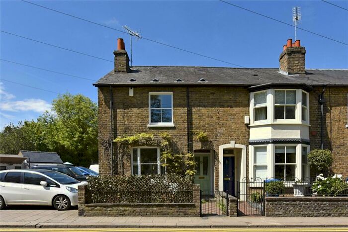 3 Bedroom End Of Terrace House To Rent In Kings Road, Windsor, Berkshire, SL4