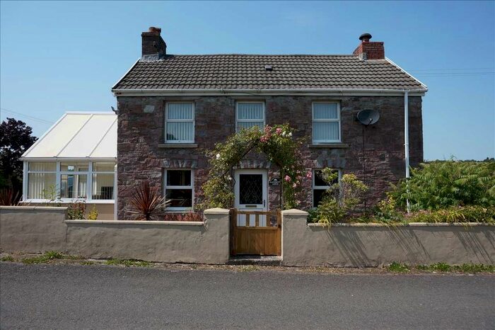 4 Bedroom Cottage For Sale In Glan Yr Ynys Lodge, Porthyrhyd, Carmarthen, SA32