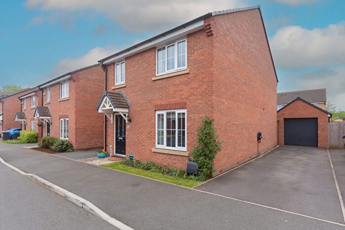 4 Bedroom Detached House For Sale In Iron Way, Stirchley, B30