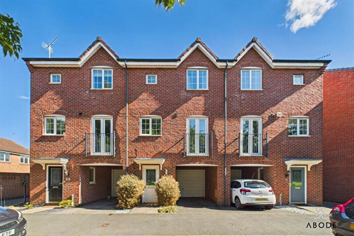 3 Bedroom Town House For Sale In Clough Drive, Nr Stretton, Burton-On-Trent, DE14